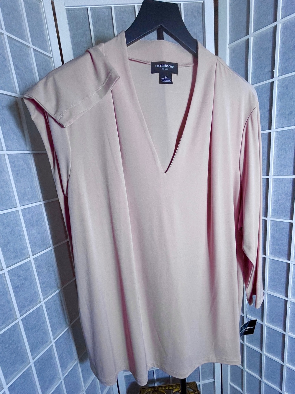 Light Rose Quartz, Tunic, Career, Liz Claiborne 2x Women's Tunic Top,
V-neck,NWT